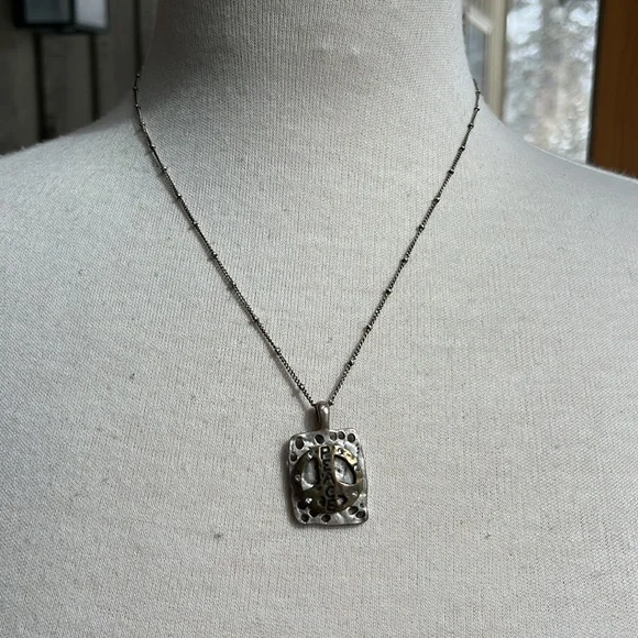 Peace sign necklace - Picture 2 of 3